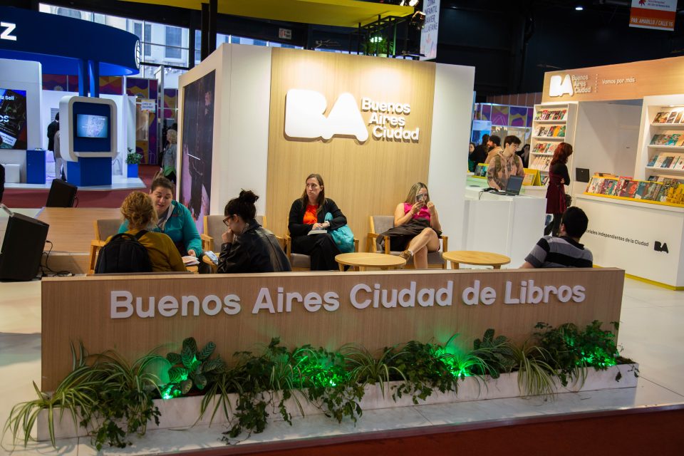 La Ciudad redobla su apuesta en la Feria del Libro con más de 100 ...